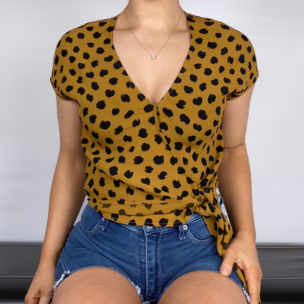 MADEWELL Sash Tie Wrap Top in Painted Spots V Neck Relaxed Fit Bohemian